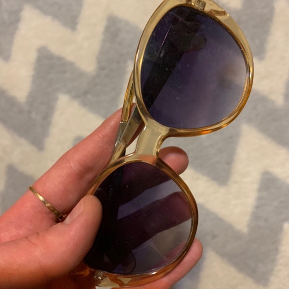 Tan sunglasses - Picture 2 of 4